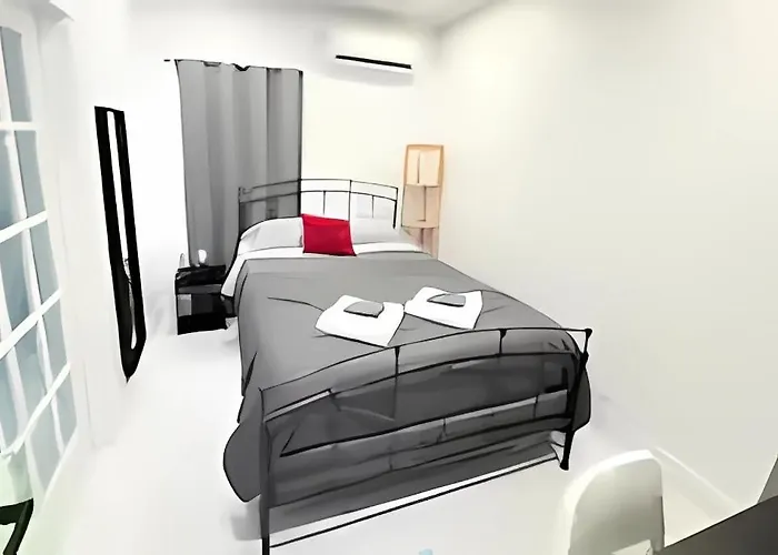 Gorgeous Private Room, Near The Airport - Free Parking - 01